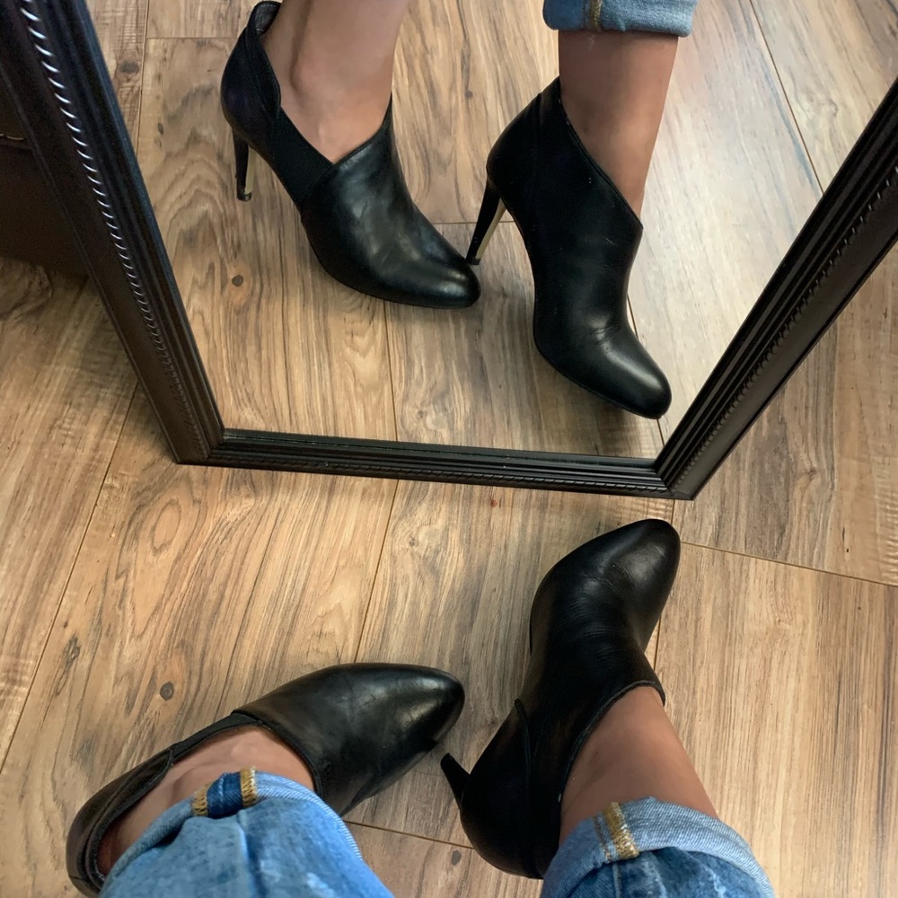 Black skinny heeled boots